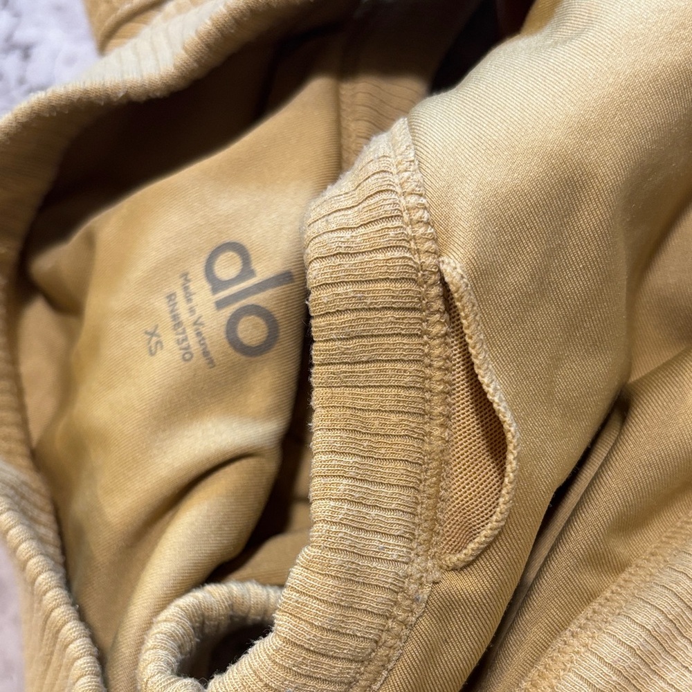 ALO Yoga Ribbed Honey Wellness Bra - Picture 8 of 8